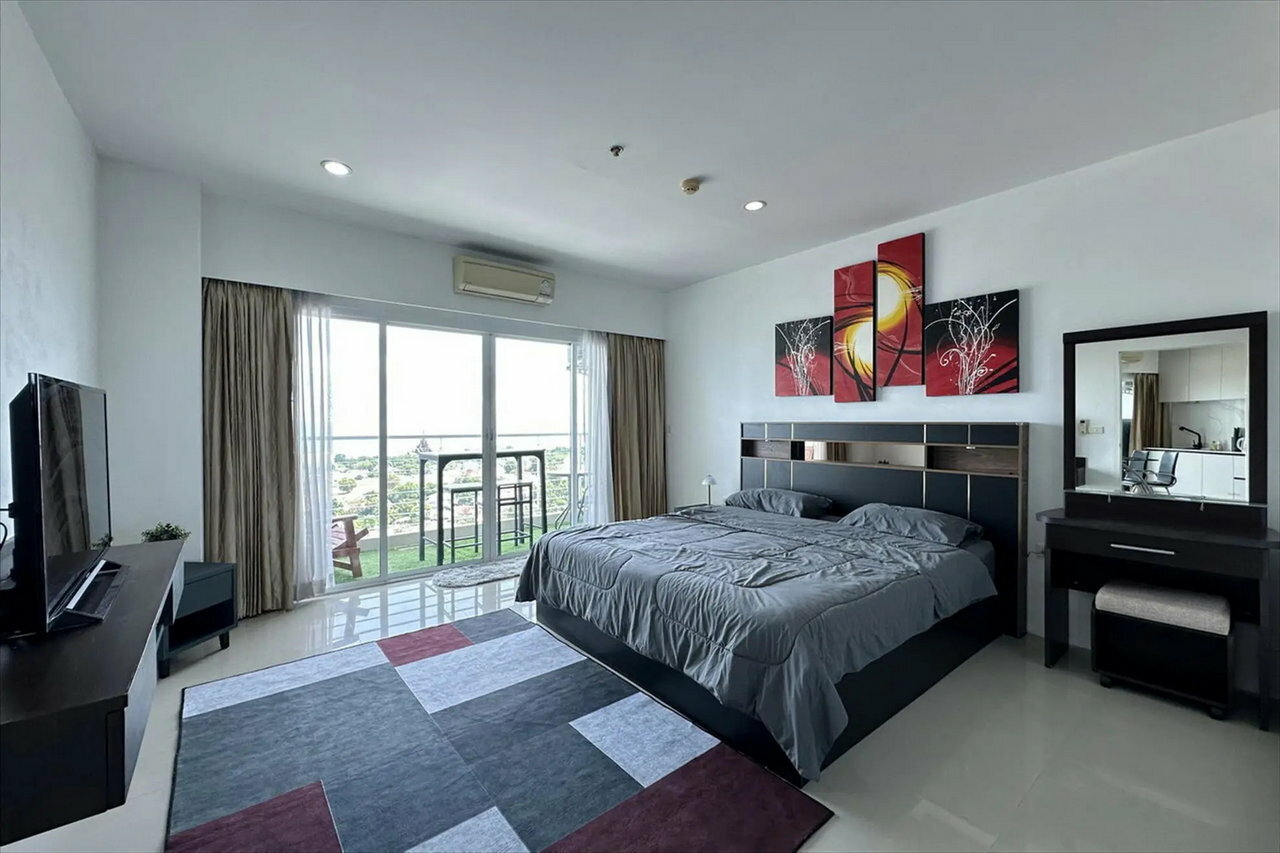 AD Hyatt Condo – Pattaya Sea View Condo