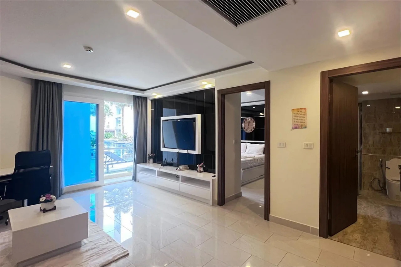 Grand Avenue Residence – 1 Bedroom Condo