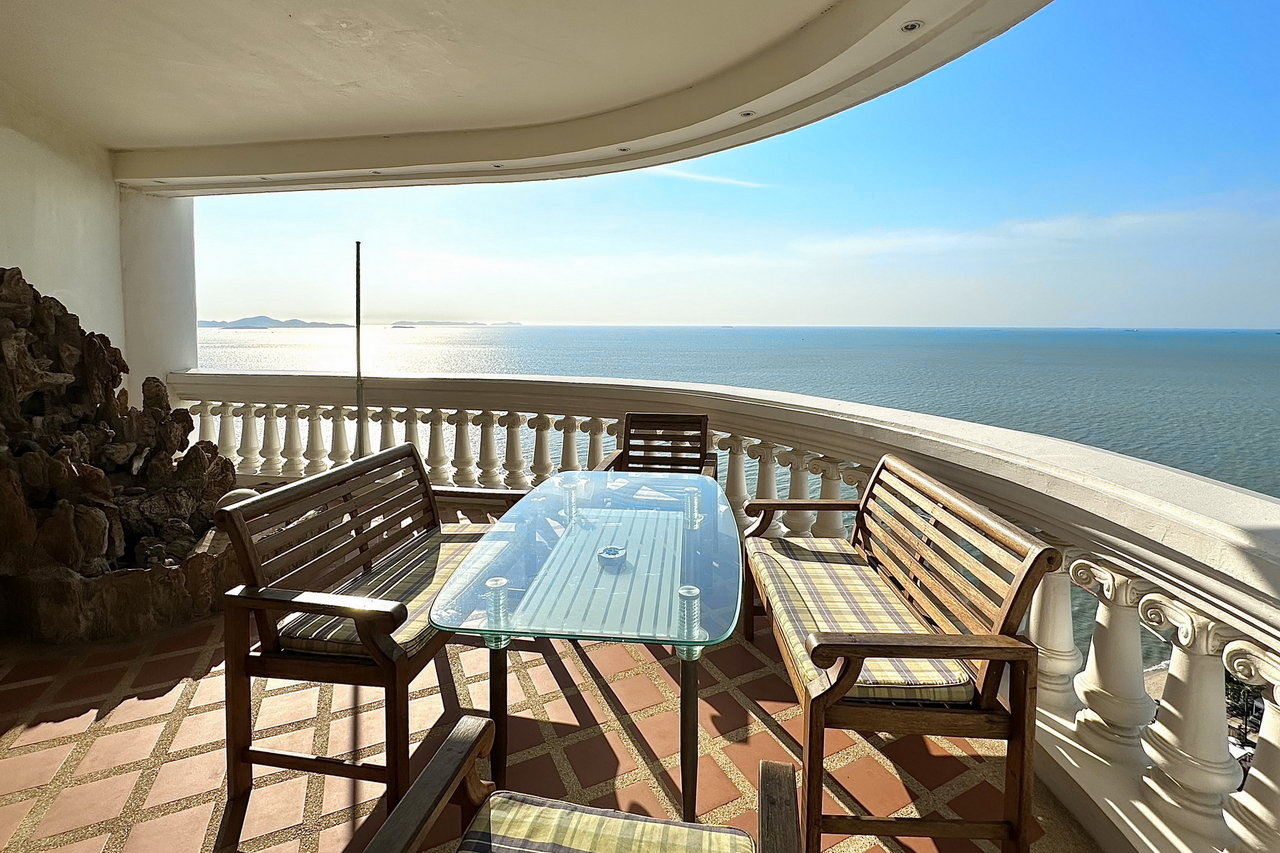 Sky Beach Condo – Wongamat Beachfront