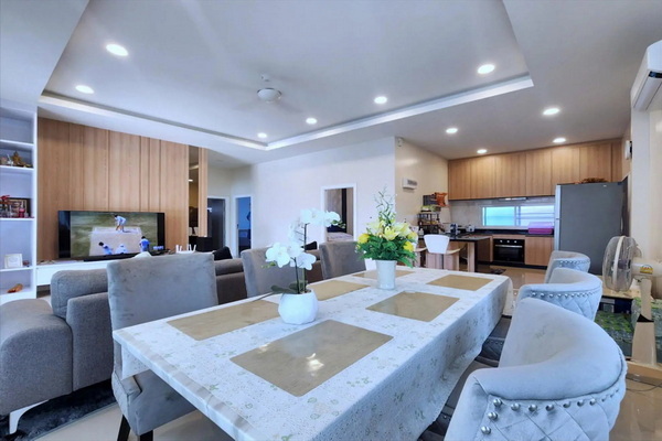 Garden Ville 6 Pool Villa for Sale Pattaya