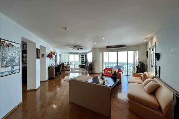 Park Beach Condo Pattaya