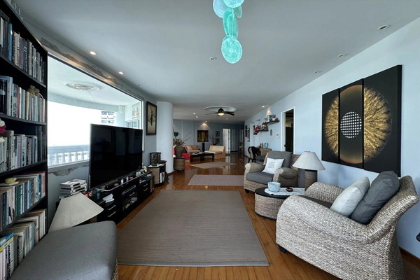 Park Beach Condo Pattaya