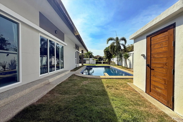 Ban Panalee Pool Villa for Sale Pattaya